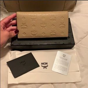 ❌SOLD❌ MCM Klara Wallet